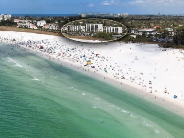 Luxurious Ground floor unit across the street from the beach